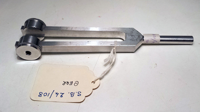 @EQR
<br/>
Tuning fork
<br/>
<em>Arista</em>